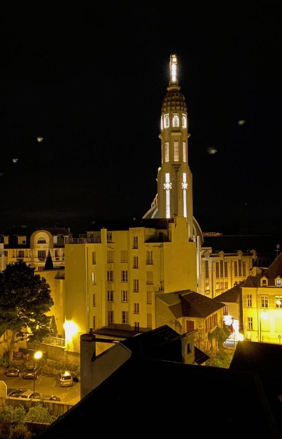 Le Vichy Centre, Spacieux Et Cosy T2 Avec Vue, Au Calme Exterior foto
